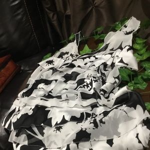 🤗 girlish ruffle top 🤗